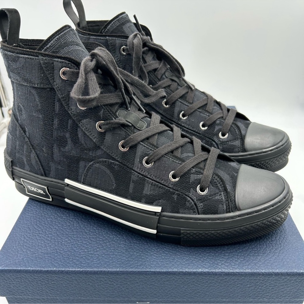 SOLD !!!!!Men’s Dior B 23 high top sneakers size 45 made in Italy